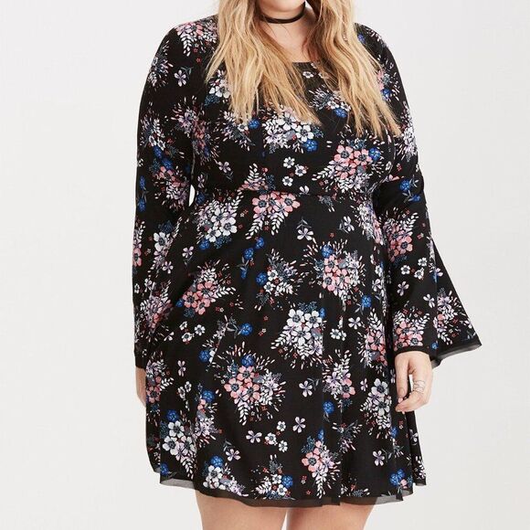 torrid Dresses & Skirts - Torrid | Floral Challis Bell Sleeve Dress Size 10